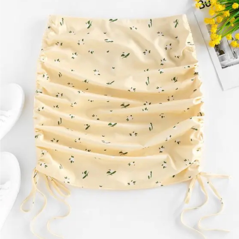 Yellow floral ruched mini skirt